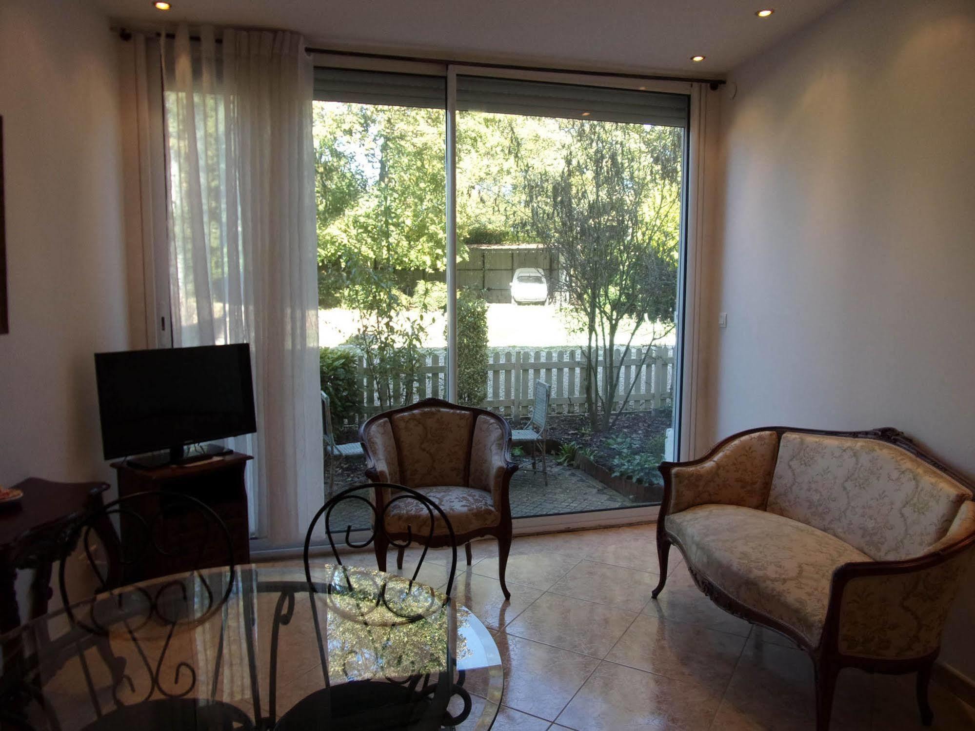 Top' Appart Hotel Pont-Sainte-Maxence Exterior foto